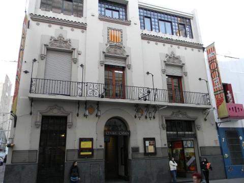 2 miniaturas electrónicas en el Centre Català de Rosario