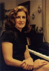 Nora Álvarez